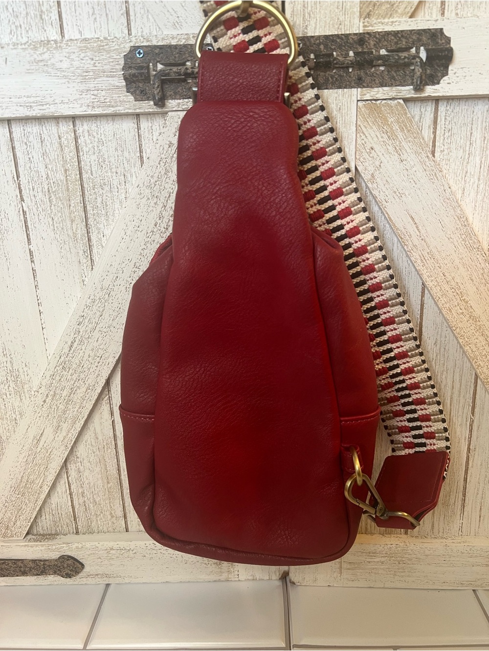 Urban originals Anthropology Red vegan Leather Crossbody Sling Bag – Women - Picture 2 of 7